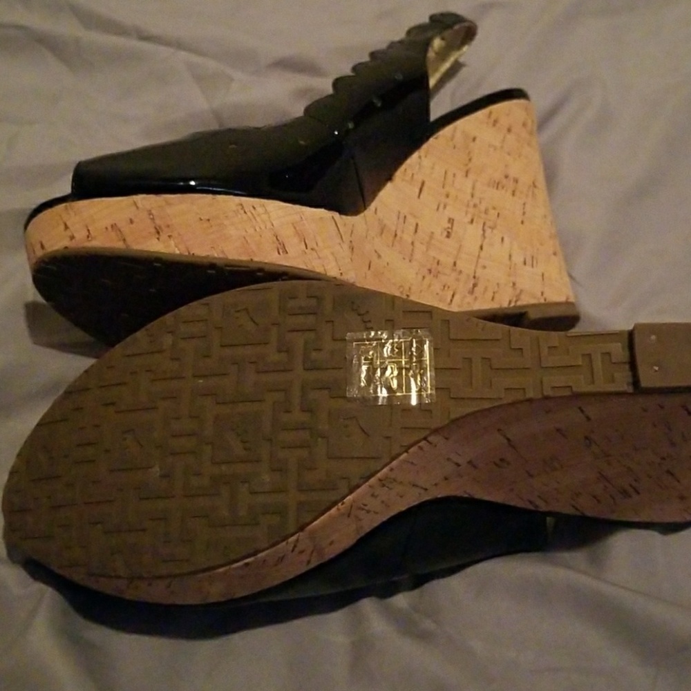 Shoes - Picture 2 of 3